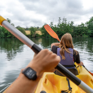 Anjou sport nature randonnée canoë-kayak sur la mayenne activité en famille entre amis proche d'angers 49 53 ménil château gontier daon