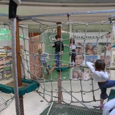 anjou sport nature se déplace strcuture gonflable parcours aventure, filets, pour clients, enfants, parcours d'accrobranche mobile